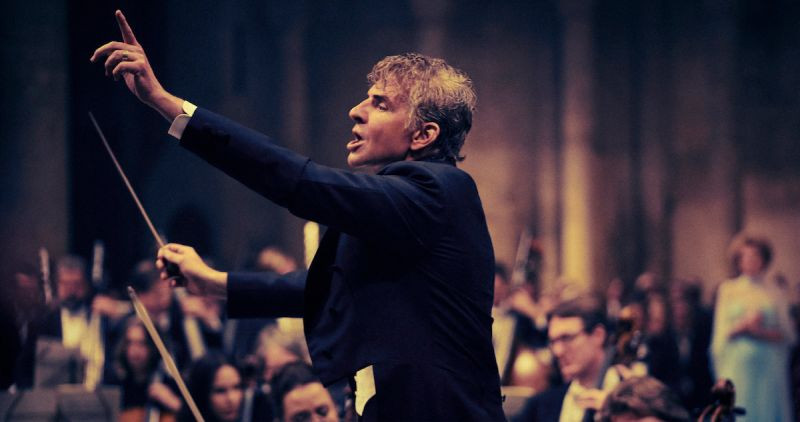 Izgubljena esencija lika i djela Leonarda Bernsteina: “Maestro“
