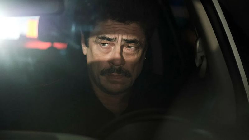 Benicio Del Toro na tragu ubice u traileru za "Reptile"