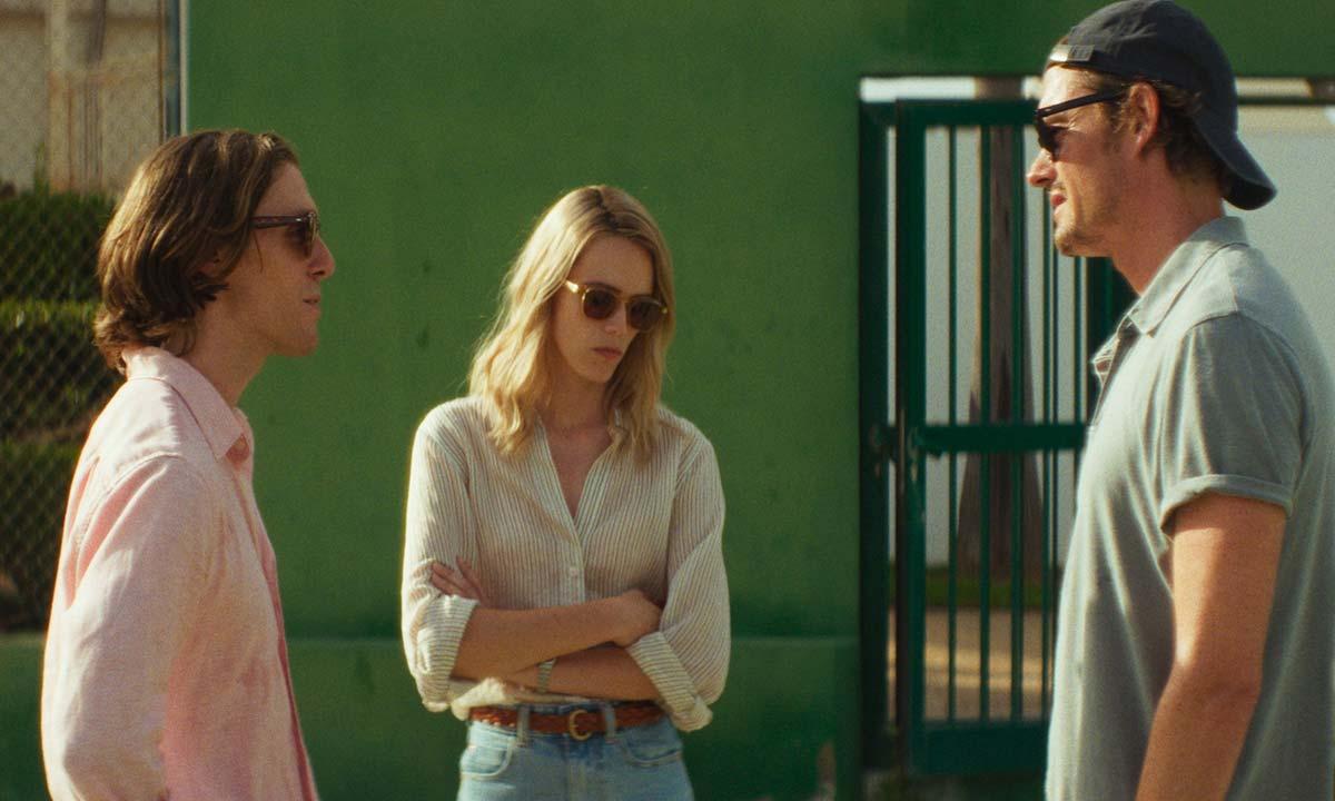 Islands: Nevolje u tropskom raju