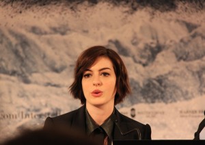 Anne-Hathaway-2