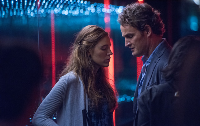 Blake Lively i Jason Clarke u traileru za "All I See is You"