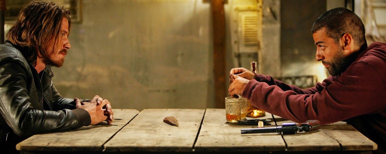 Oscar Isaac i Garrett Hedlund u traileru za "Mojave"