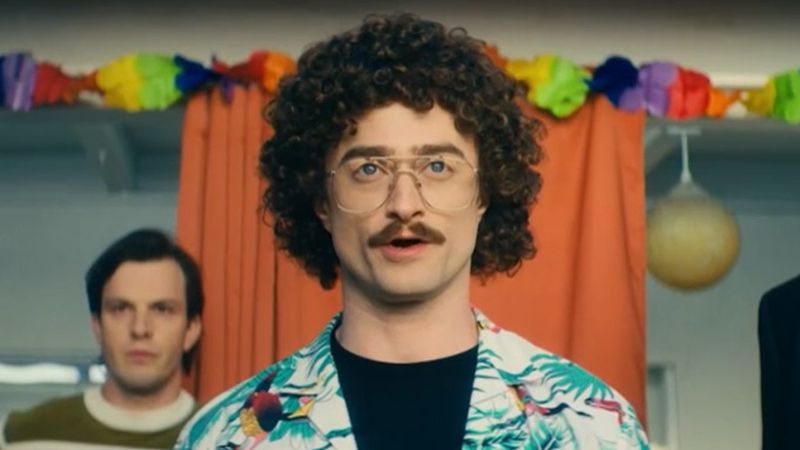 Radcliffe postaje Weird Al Yankovic u traileru za biografski film