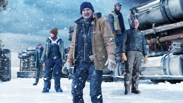 The Ice Road: Prekaljeni scenarista režira Liama Neesona