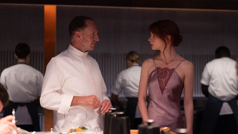 Kuhanje sa Ralphom Fiennesom u traileru za "The Menu"