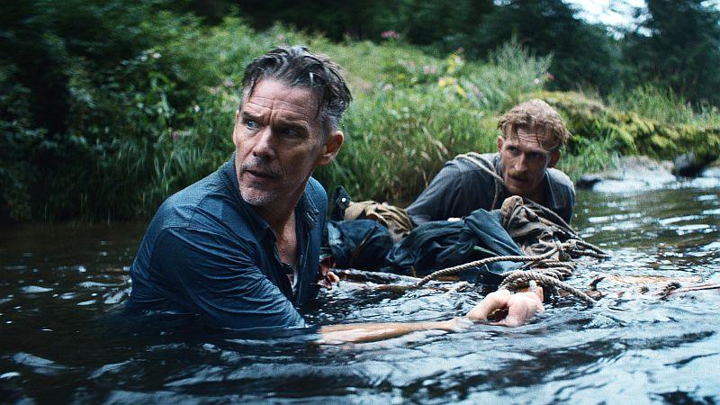 Ethan Hawke kupuje slobodu zlatom u "The Weight"