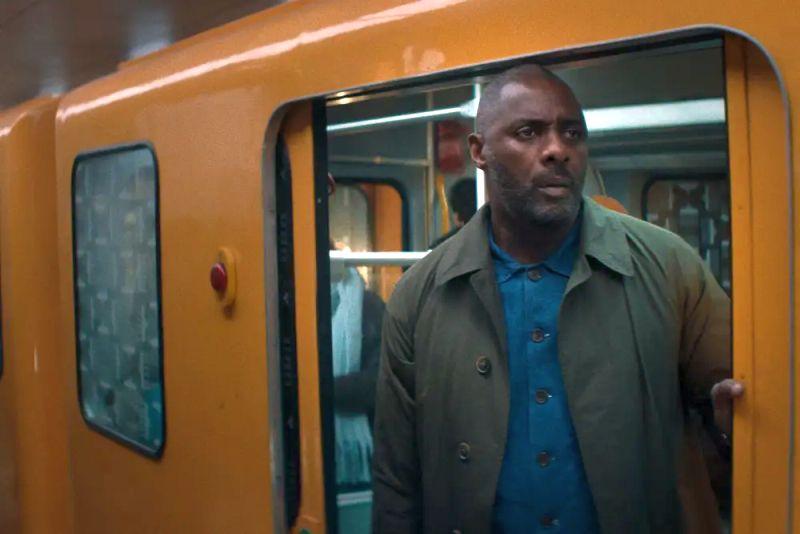 Elba pregovara za spas taoca u traileru za 2. sezonu "Hijack"