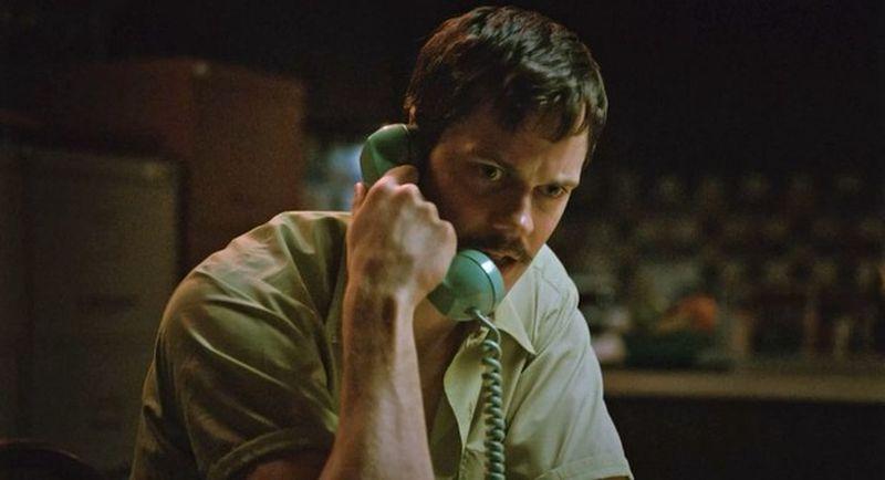 Prevrat preko telefonske žice u teaseru za "Dead Man's Wire"